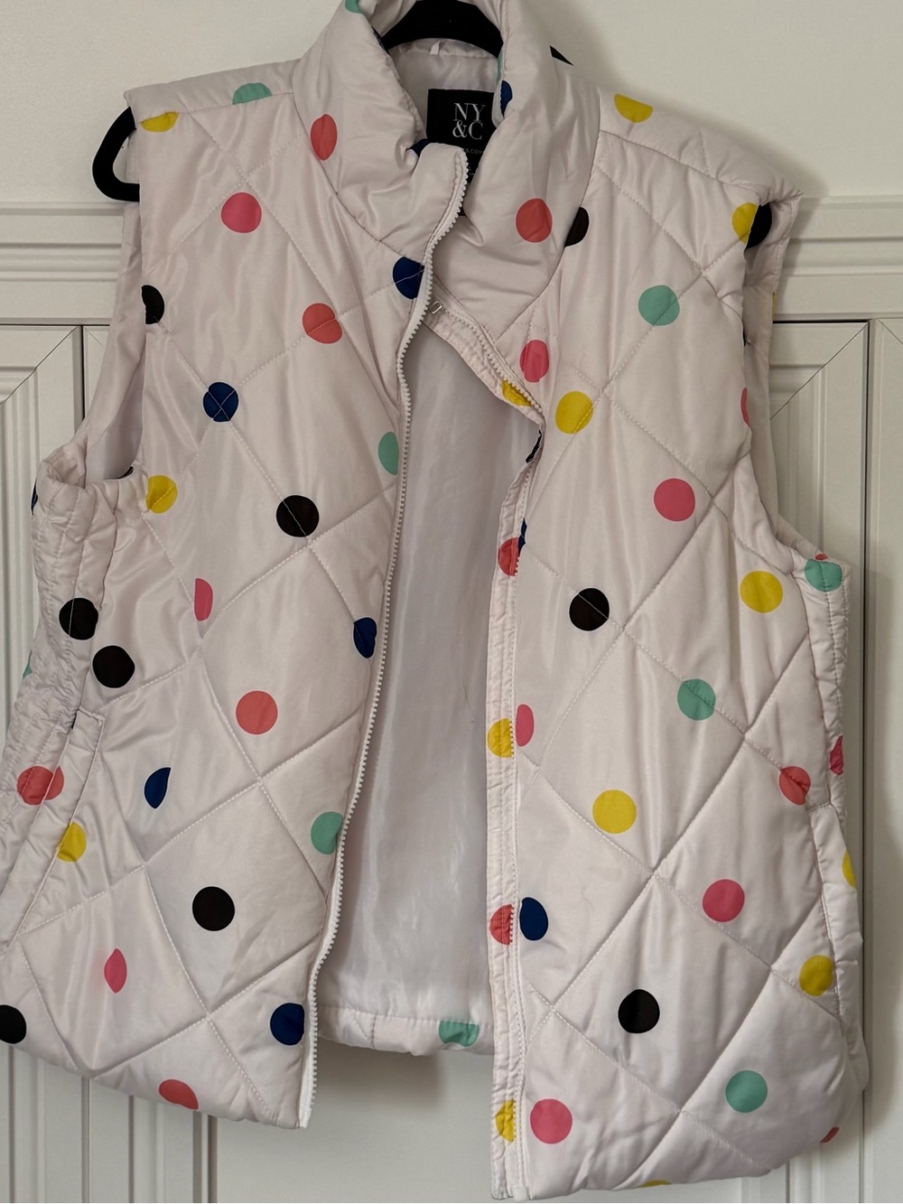 New York & Company White Quilted Dot Print womens Vest
